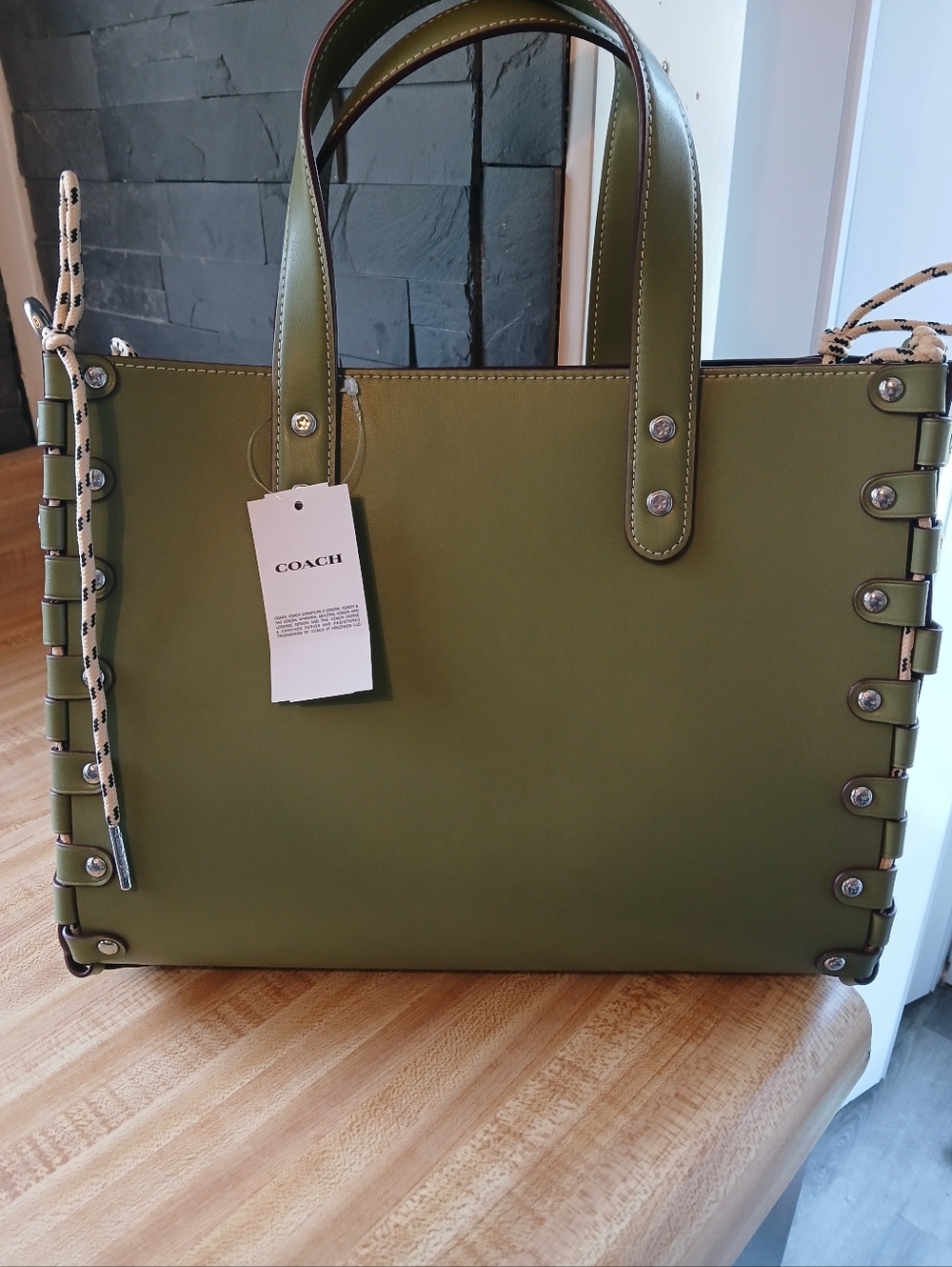 Coach Coachtopia NWT Green Tote/Crossbody W/Pouch & Coachtopia Dustbag - Picture 9 of 12